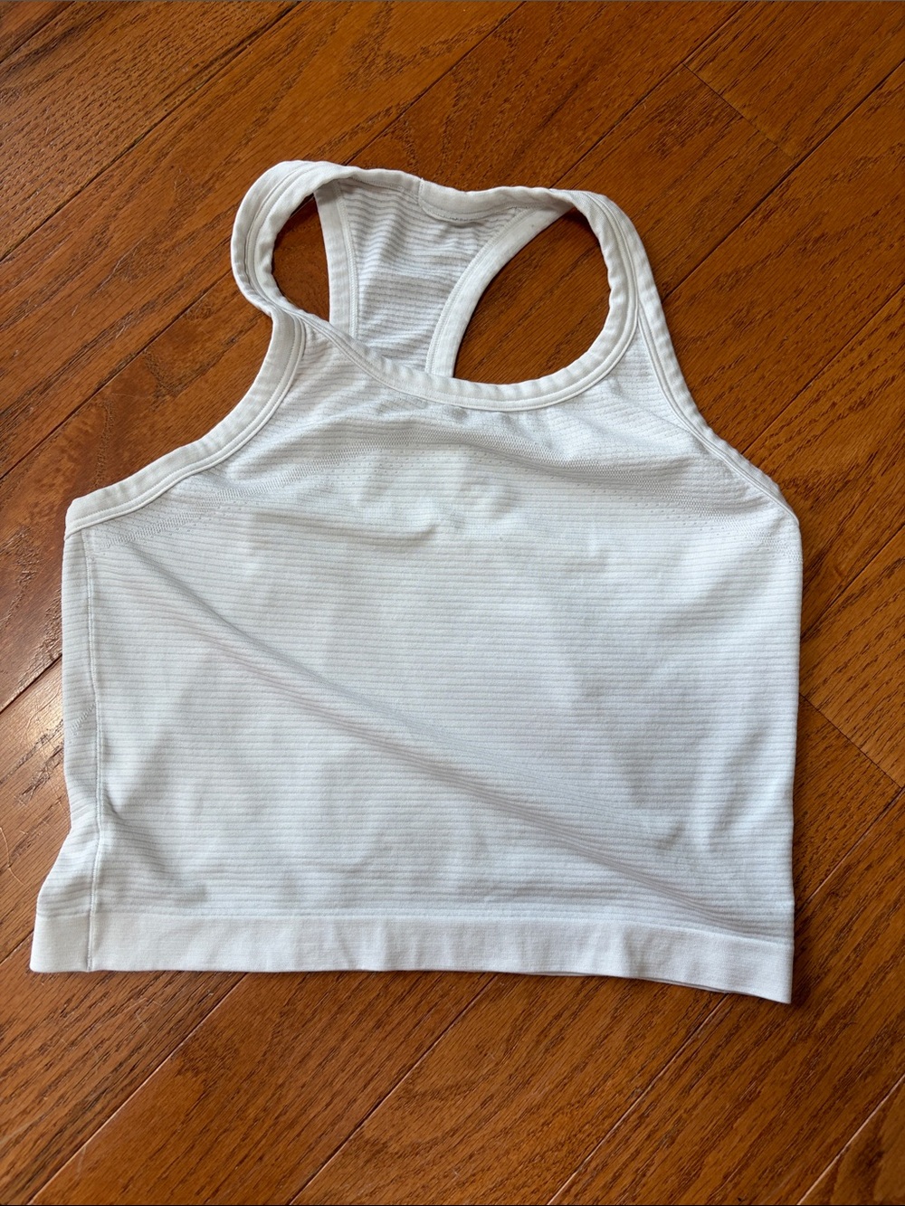 Lululemon swiftly cropped race back